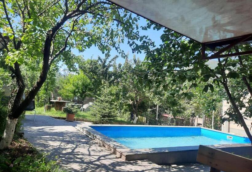 پانسیون Guest House Leader