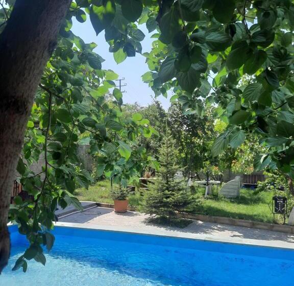 پانسیون Guest House Leader