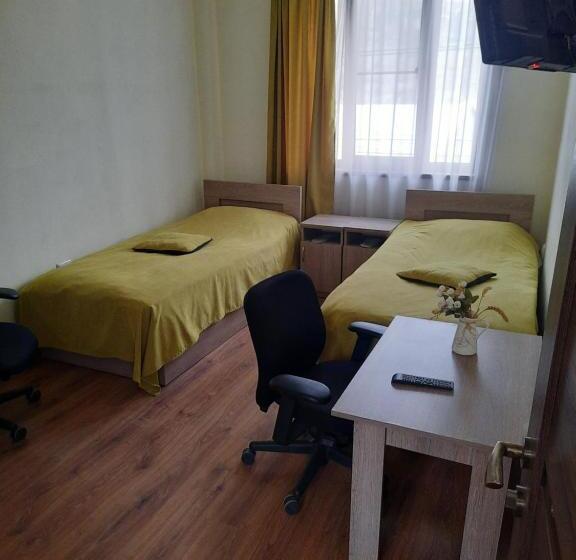 پانسیون Guest House Leader