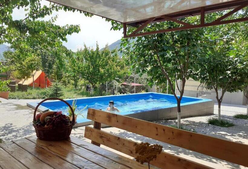 پانسیون Guest House Leader