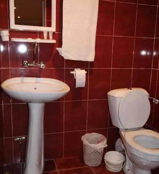 Majatalo Tezh Ler у тани