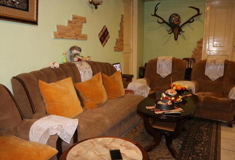 Pensão Tezh Ler у тани