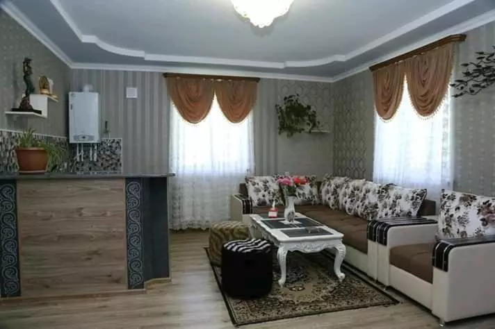 Majatalo Tezh Ler у тани