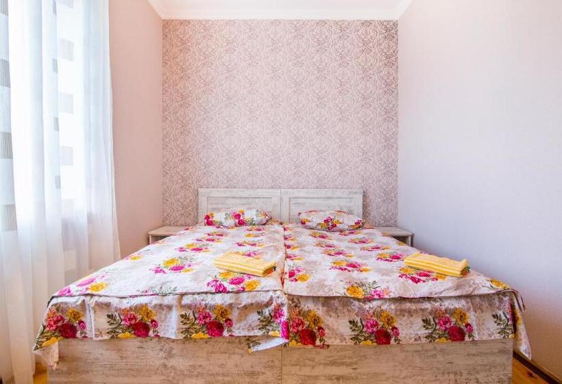 پانسیون Tomas Kokhi