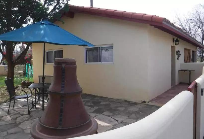 ユースホステル Clos Benoit, A Vineyard Inn