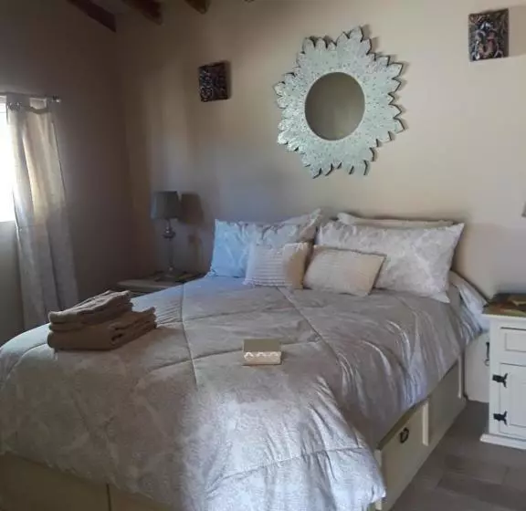 ユースホステル Clos Benoit, A Vineyard Inn