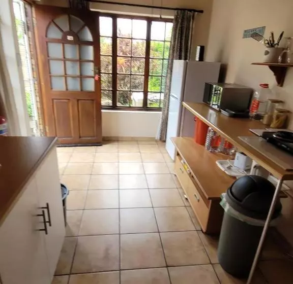 Aamiaismajoitus (B&B) Fig Tree Manor Self Catering