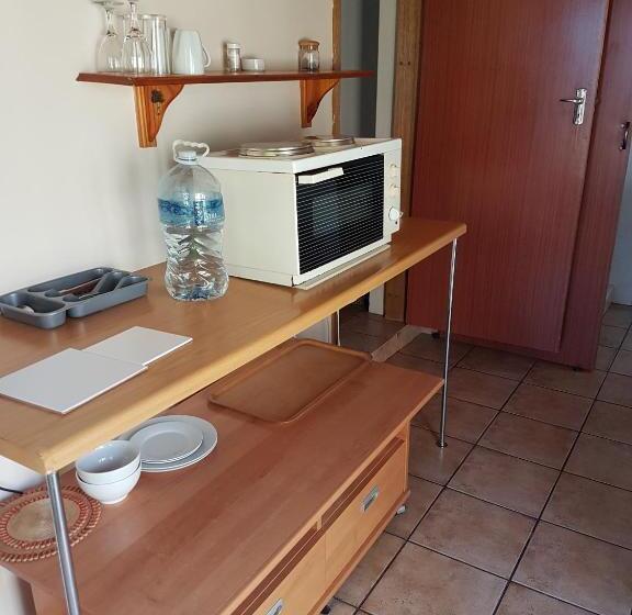 مبيت وإفطار Fig Tree Manor Self Catering