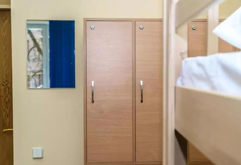 Botanic Globus Hostel