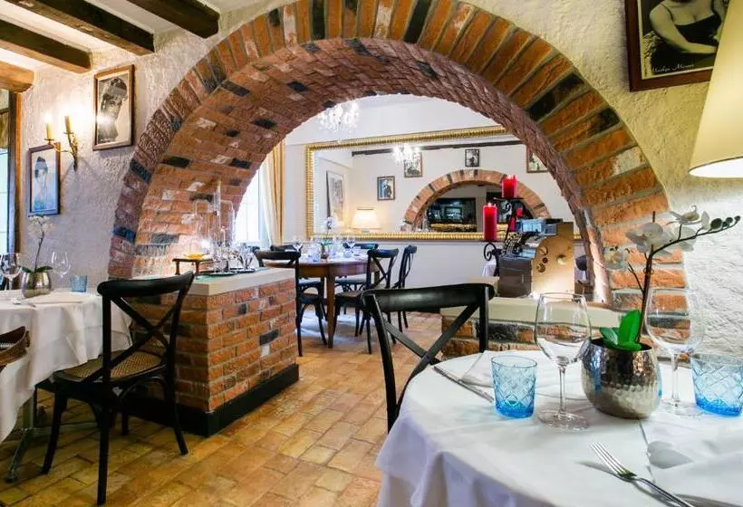 Hotelli Auberge Des Grands Bois