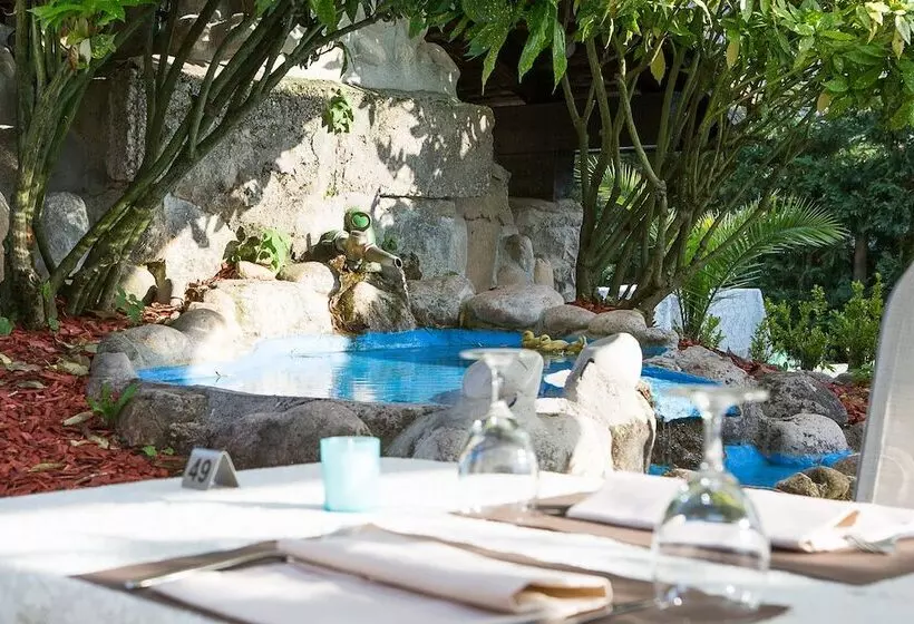 Hotelli Auberge Des Grands Bois