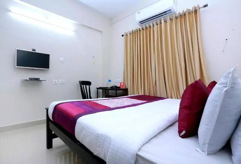 Hotelli Oyo 10220 Infopark