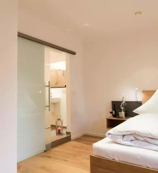 Hotelli Wirtshaus Am Schloss