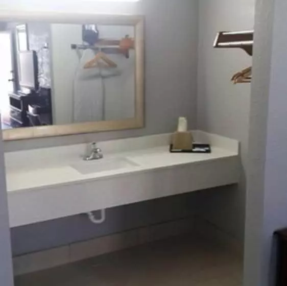 Motelli Paris Inn And Suites