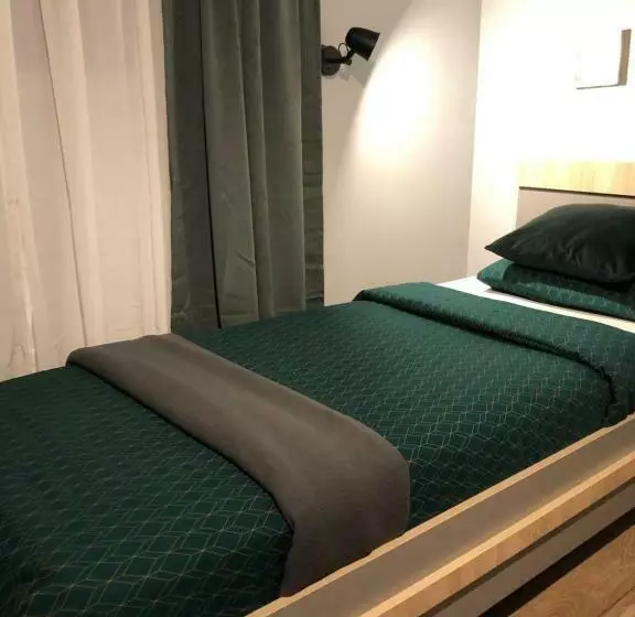 Majatalo Robert Local Social Motel