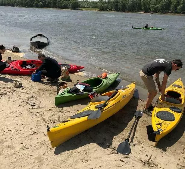 Majatalo Robert Local Social Motel