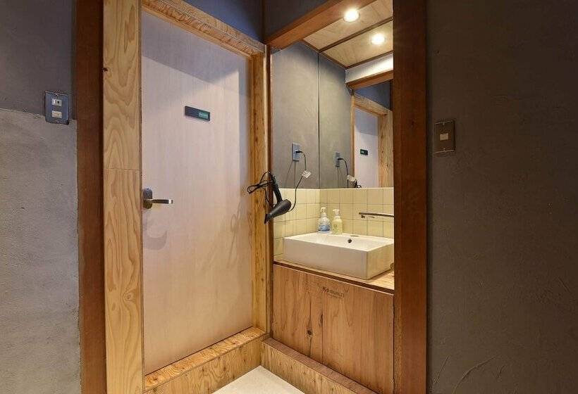 Pensió Cobaco Work&camp