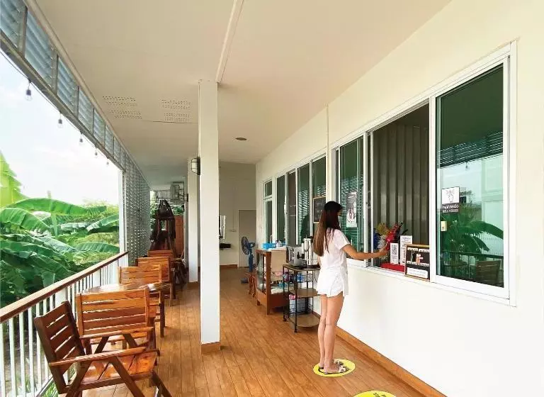 Majatalo Shouse  Surin