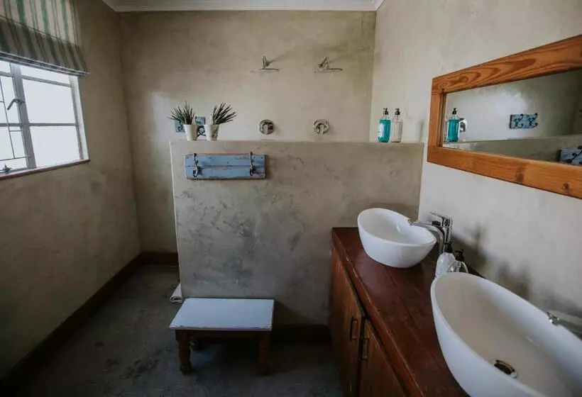 Majatalo Three Birds Country House