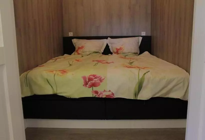 B&b “te Warskip Bij Blokvis”