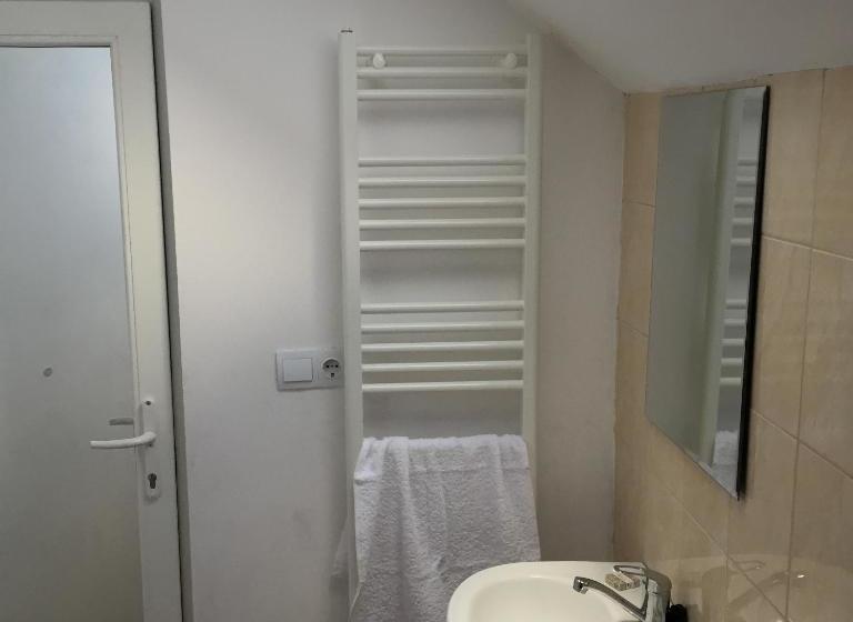 ベッドアンドブレックファースト Royal 60