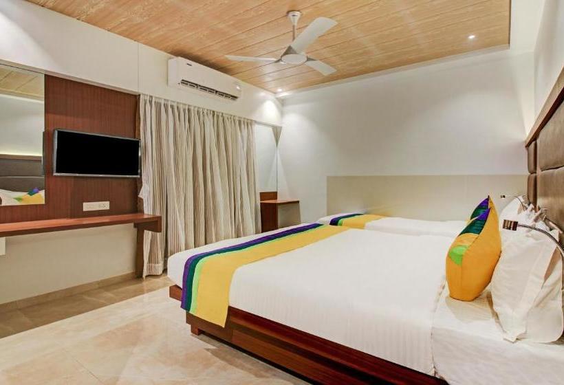 ホテル Aarush Inn