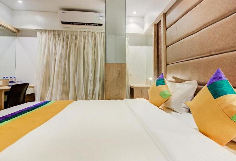 ホテル Aarush Inn