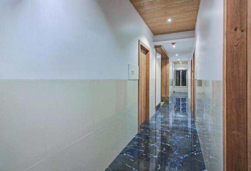 ホテル Aarush Inn