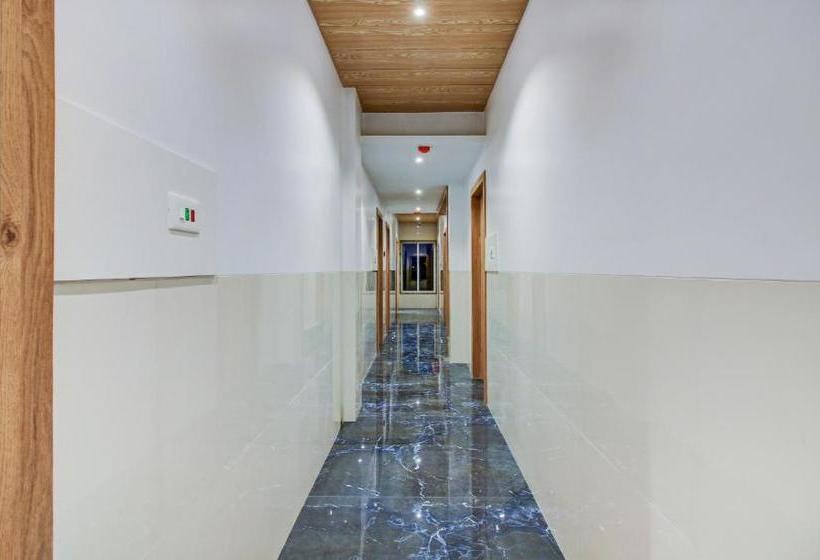 ホテル Aarush Inn