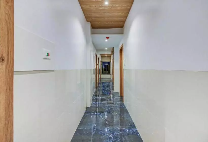 ホテル Aarush Inn