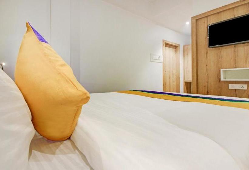 ホテル Aarush Inn