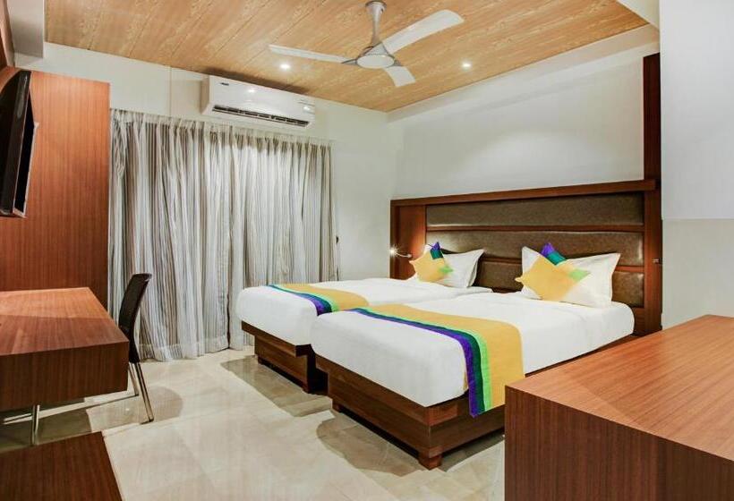 ホテル Aarush Inn