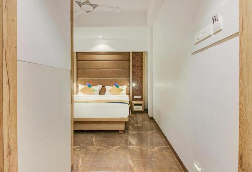 ホテル Aarush Inn