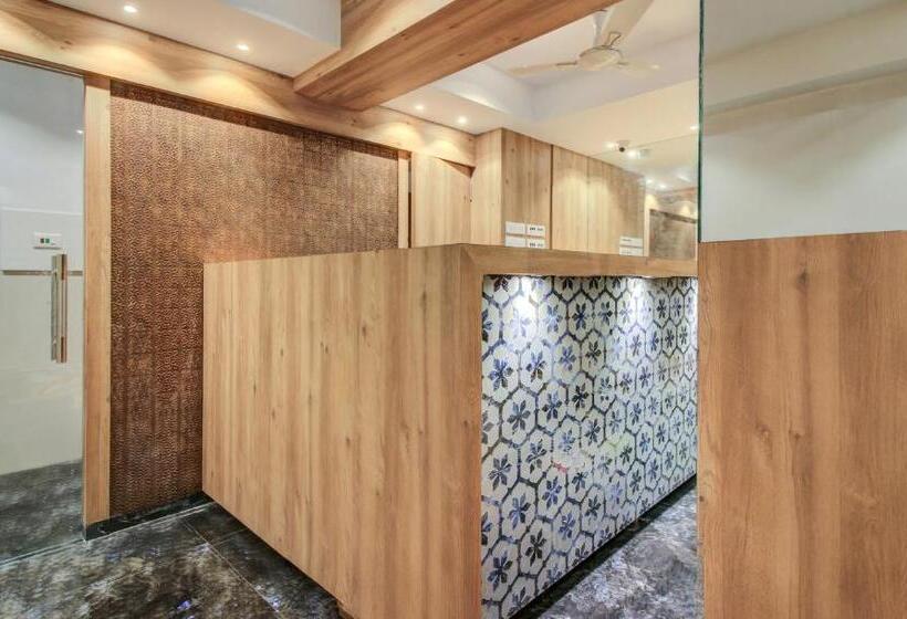 ホテル Aarush Inn