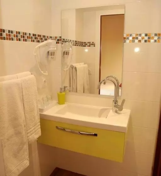 Hotelli Hôtel   Restaurant Des Voyageurs