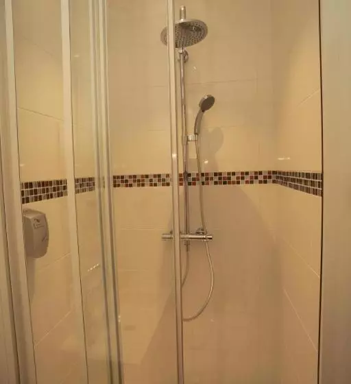 Hotelli Hôtel   Restaurant Des Voyageurs