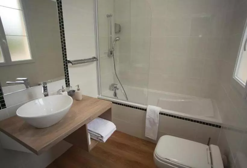 Hotelli Hôtel   Restaurant Des Voyageurs