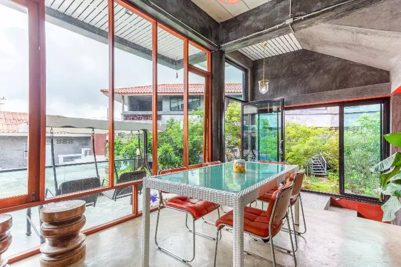 Hotelli Oyo 1012 Vintage Home