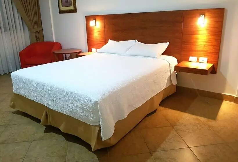 Hotelli Palmar Del Sol