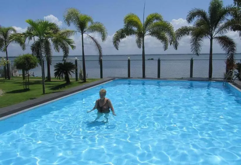 هتل Rainbow Lagoon Villa