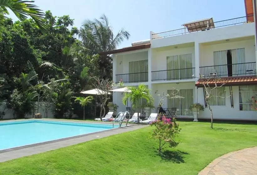 هتل Rainbow Lagoon Villa