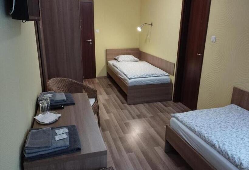 汽车旅馆 Gas Truck Centrum