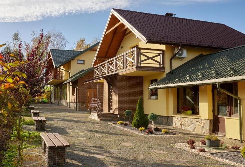 فندق على الطريق Korona