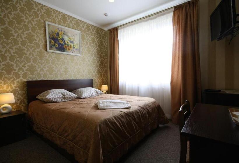 فندق على الطريق Korona