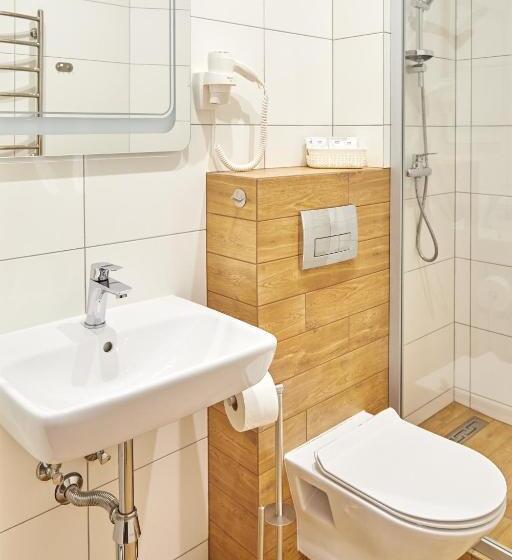 فندق على الطريق Korona