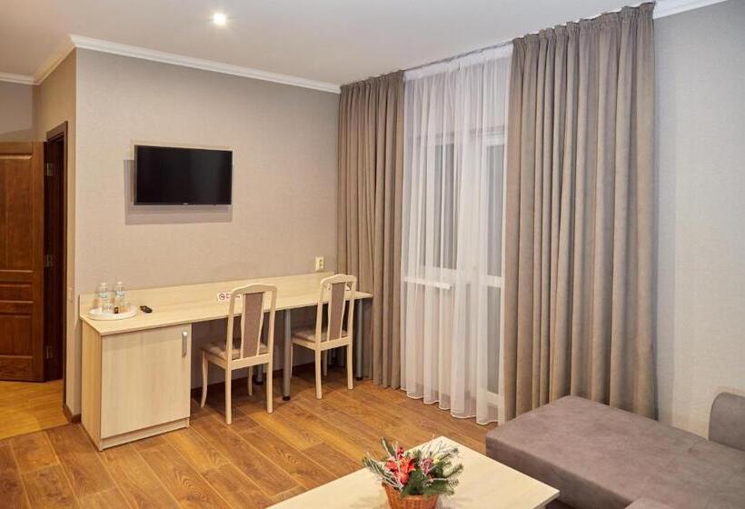 فندق على الطريق Korona