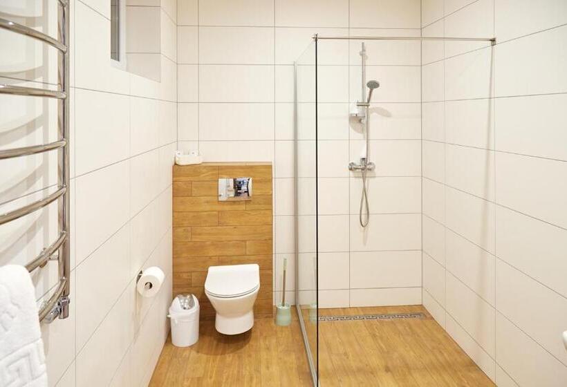 فندق على الطريق Korona