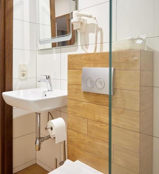 فندق على الطريق Korona