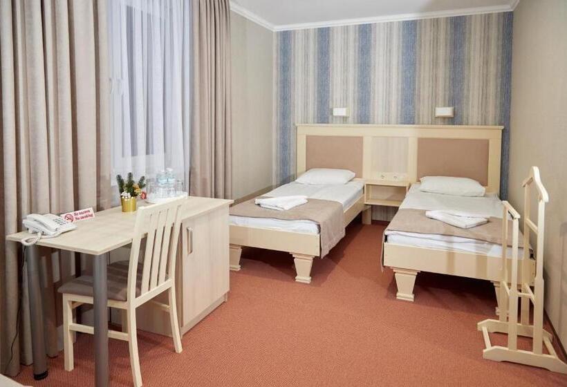 فندق على الطريق Korona