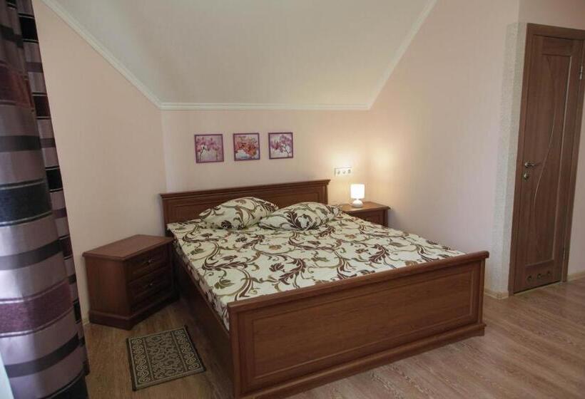 بنسيون Alekselena